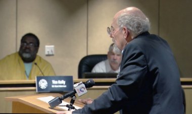 Residents of Davenport express ongoing concerns as local business owners return in the aftermath of a building collapse