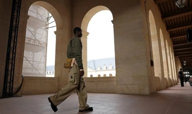 Paris Fashion Week: Givenchy Unveils Sophisticated Tailoring for Men