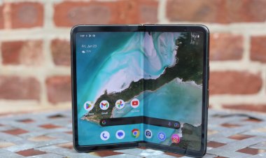 Google's Pixel Fold: A Versatile Approach to Foldable Devices