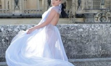 Florence Pugh Stuns in Revealing Attire at Paris Fashion Week.