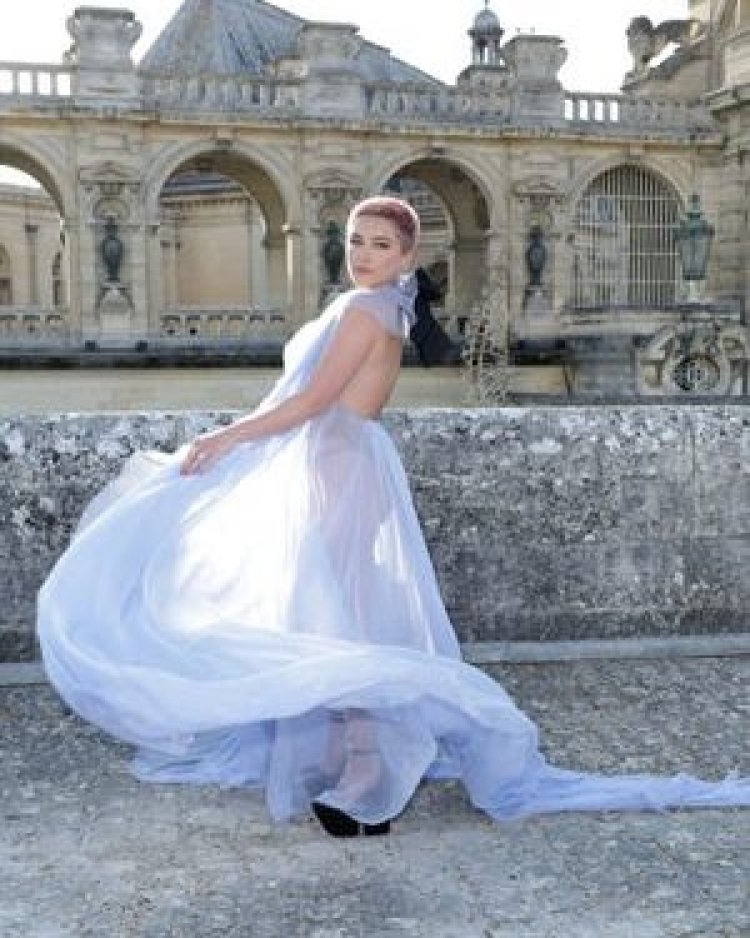 Florence Pugh Stuns in Revealing Attire at Paris Fashion Week.