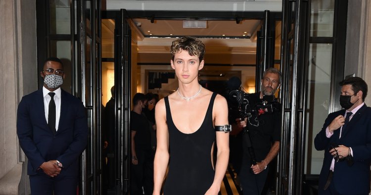 "Experience a Fashionable 'Rush' with Troye Sivan's Unforgettable Style Moments"