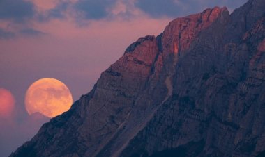 Supermoon Illuminates Global Skies with Stunning Spectacle