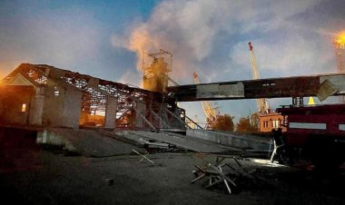 Fires Erupt at Port Near Romania Due to Russian Airstrikes