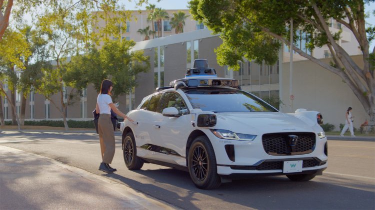 Cruise and Waymo Secure Robotaxi Expansion in San Francisco