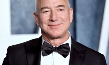 Bezos and Zuckerberg Lead the Charge in Magnificent Seven Insider Stock Sales